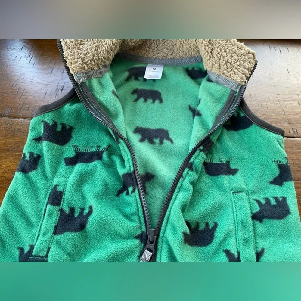 •GUC•Carter’s Infant Boy Cozy Full Zip Vest 9M